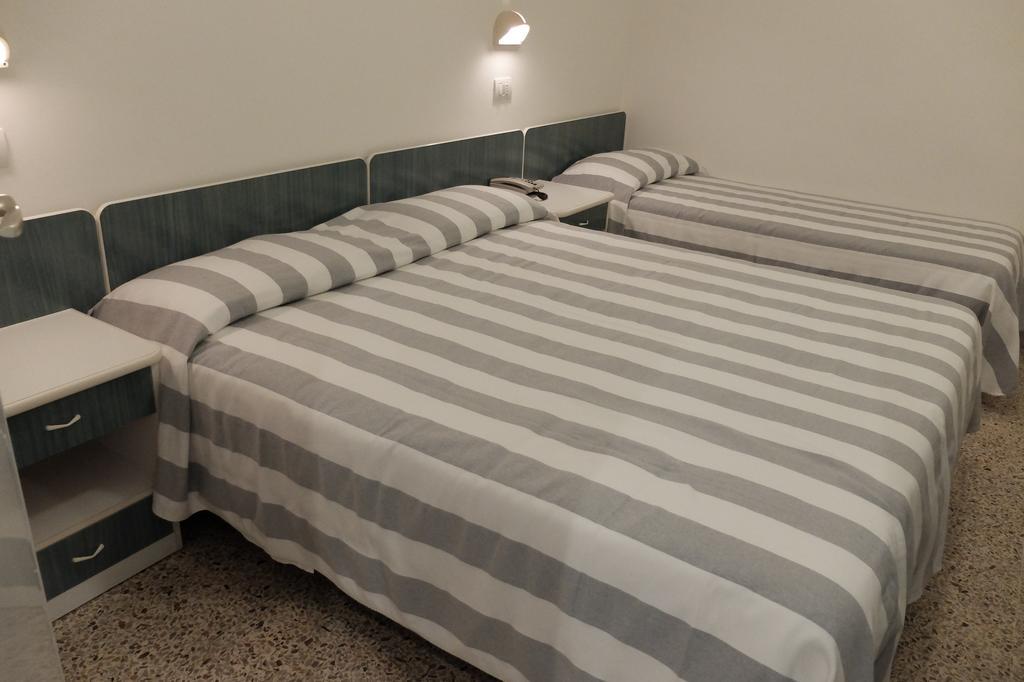 Hotel Aurea ريميني المظهر الخارجي الصورة